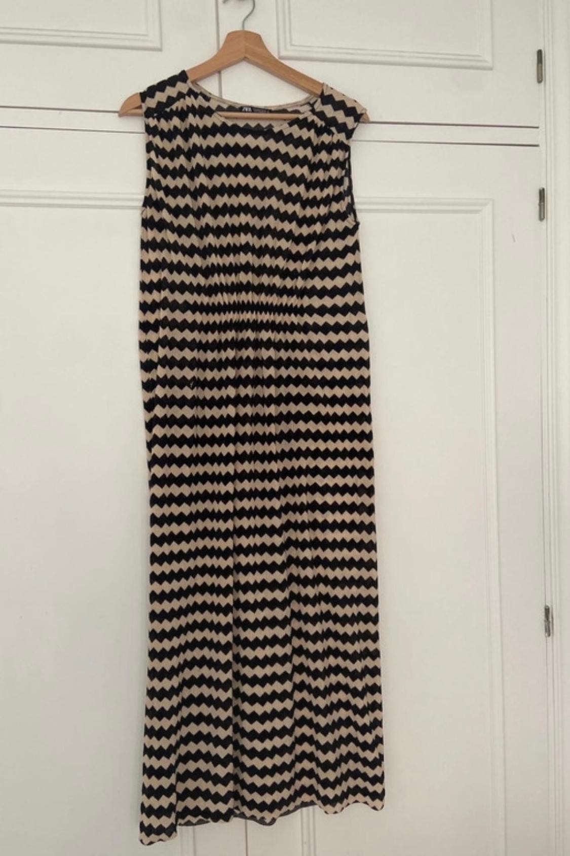 PLEATED PRINTED DRESS