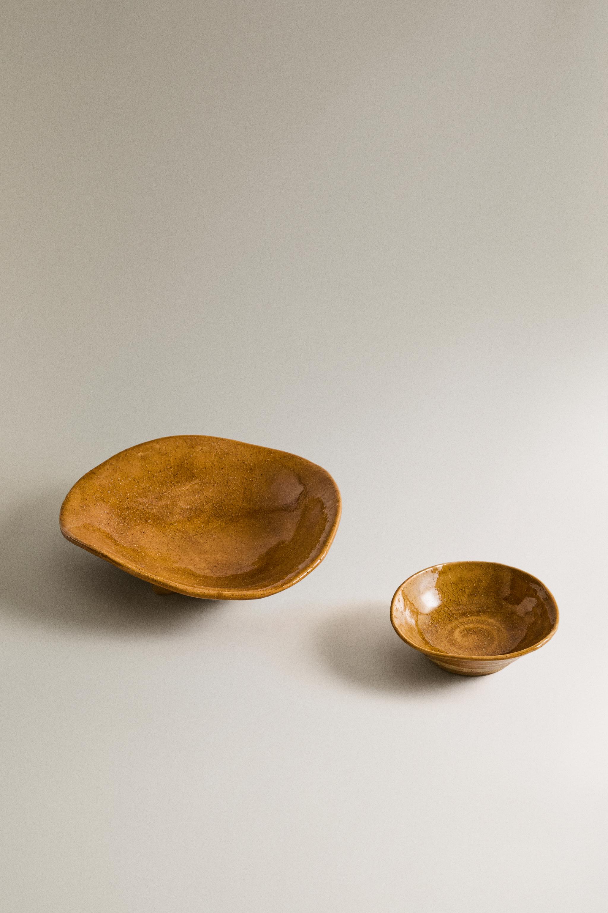DECORATIVE CERAMIC BOWL