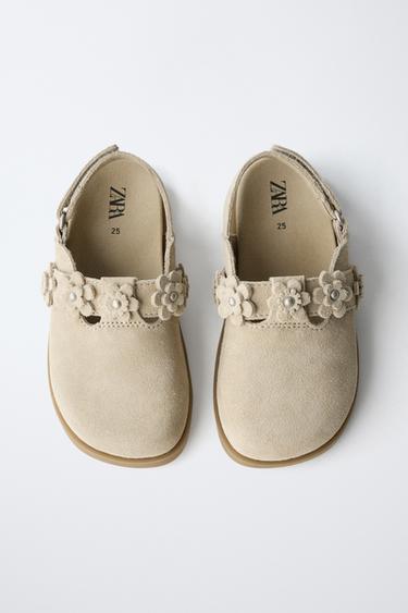 SABOTS EN CUIR AVEC FLEURS - Marron sable de Zara - Image 3