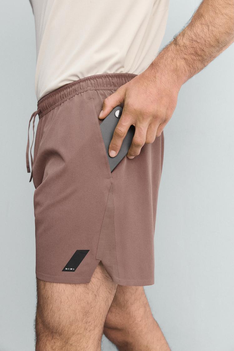 SHORTS BÁSICOS DE ENTRENAMIENTO DE 7" 6