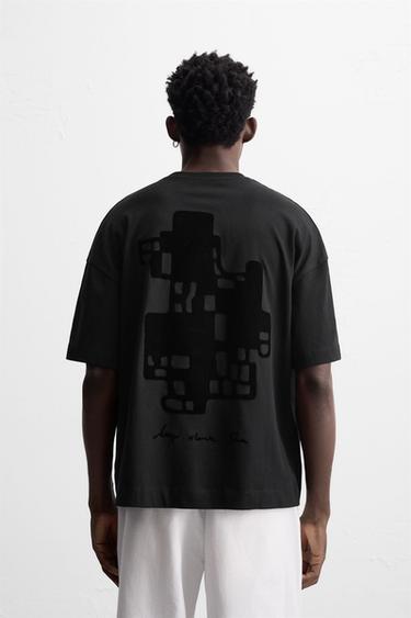 TEXTURED PRINT T-SHIRT - Black by Zara