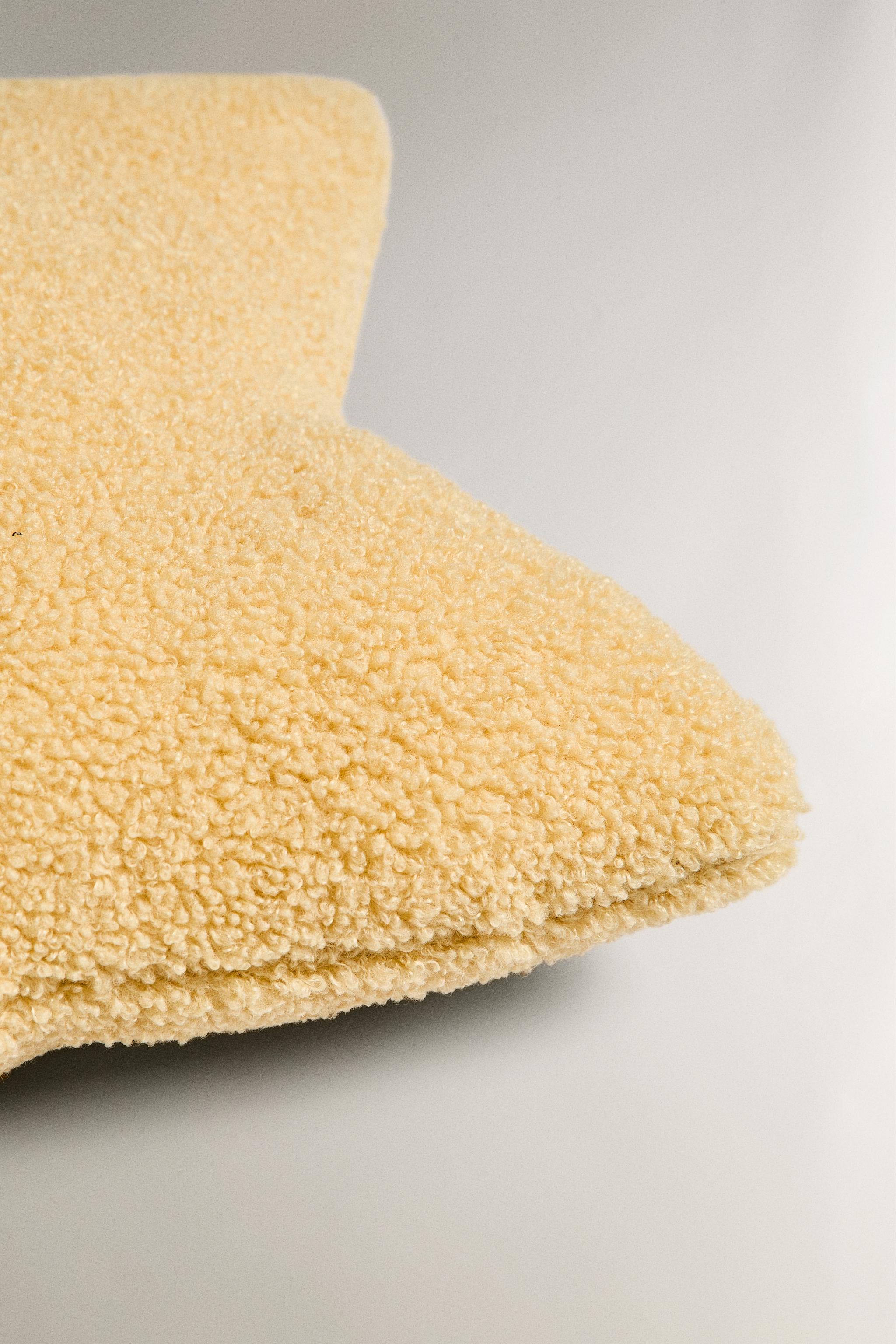 KIDS' LARGE FAUX SHEARLING STAR CUSHION - Lime green | ZARA Canada