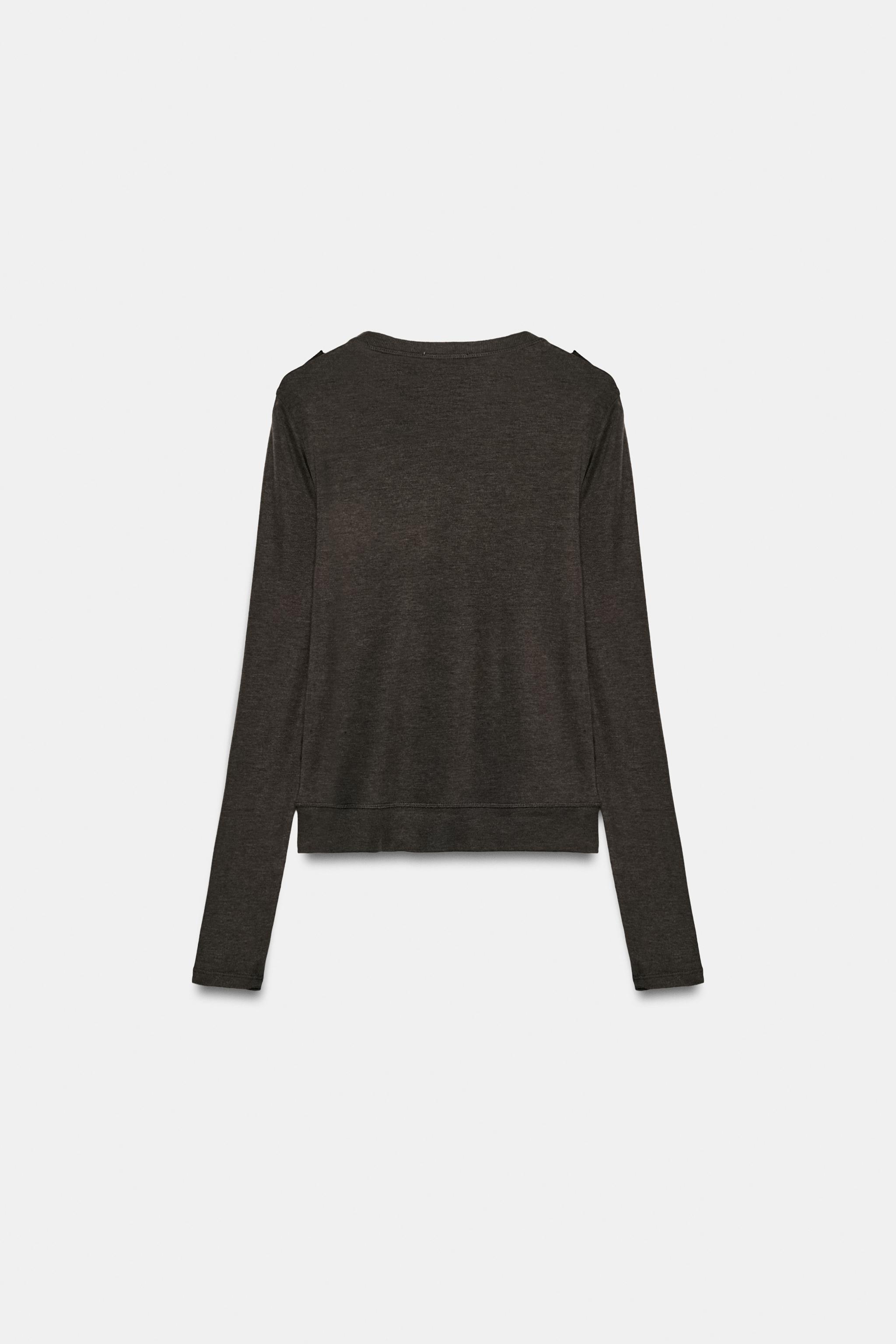 T-SHIRT EN MATIÈRES VARIÉES À PATTES ET POCHE