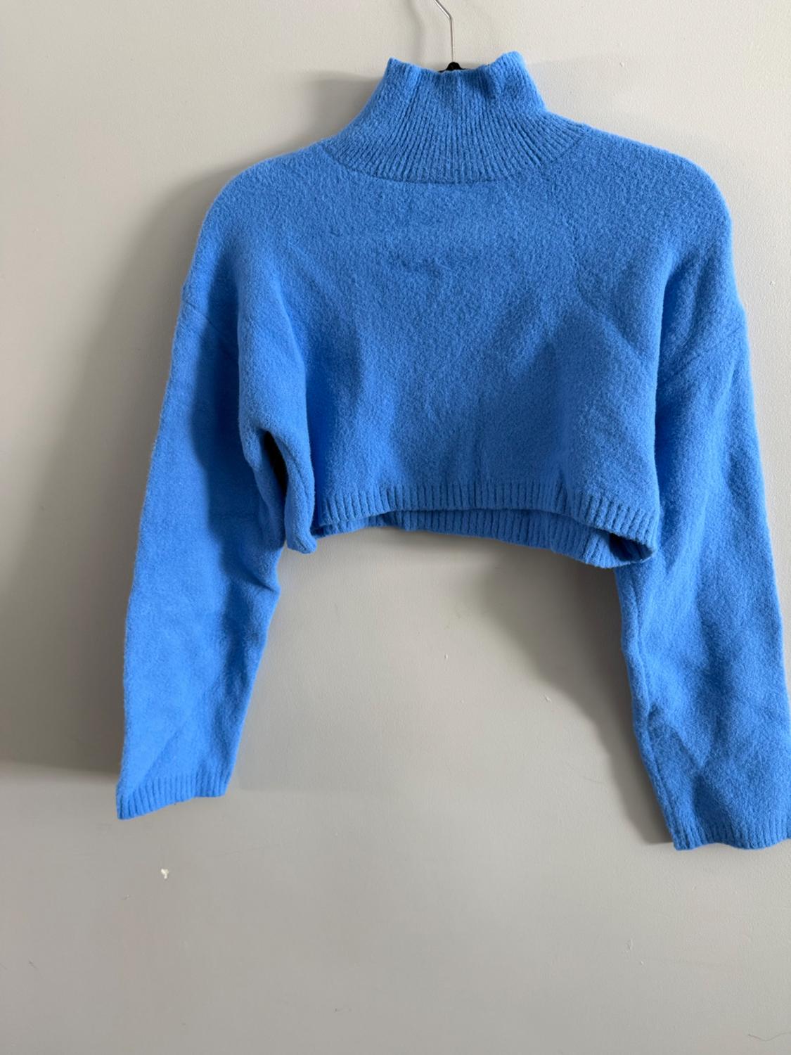 SOFT FEEL CROPPED KNIT SWEATER - Image 2