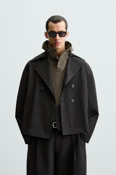 TRENCH CORTO TÉCNICO - Negro de Zara