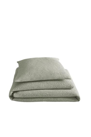 MINI WAFFLE KNIT BEDSPREAD - Sea green by Zara