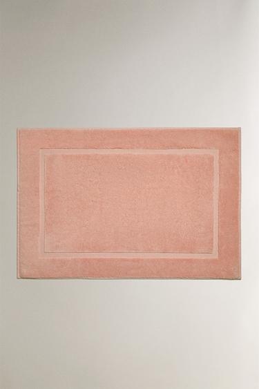 NON-SLIP SOFT TERRY BATH MAT - Light salmon-pink by Zara