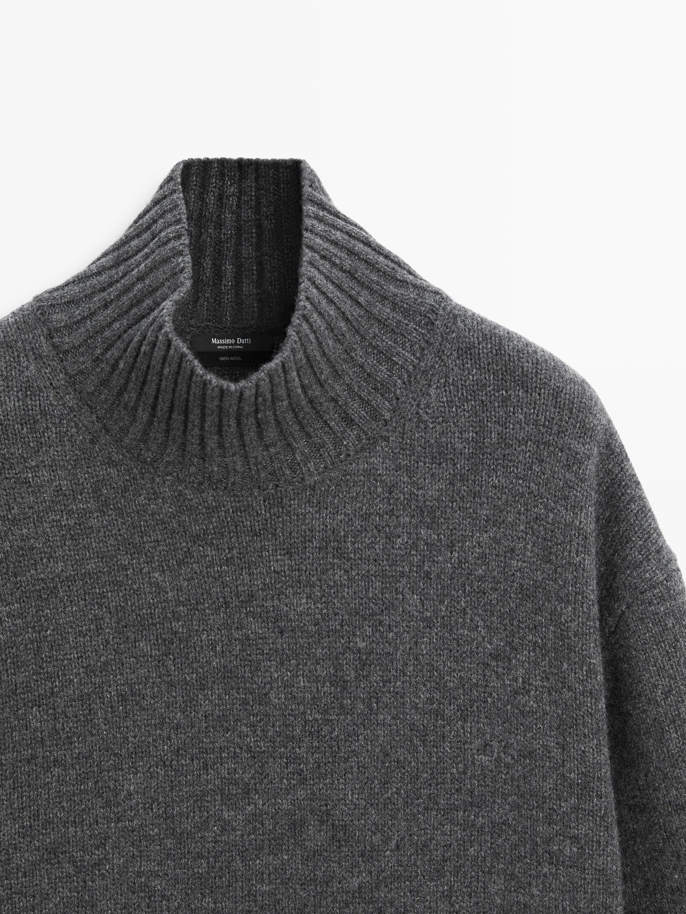 Knit 100% wool turtleneck sweater