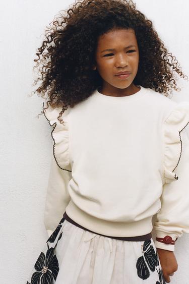 SWEATSHIRT MIT VOLANTS UND STEPPNÄHTEN - Cremefarben von Zara