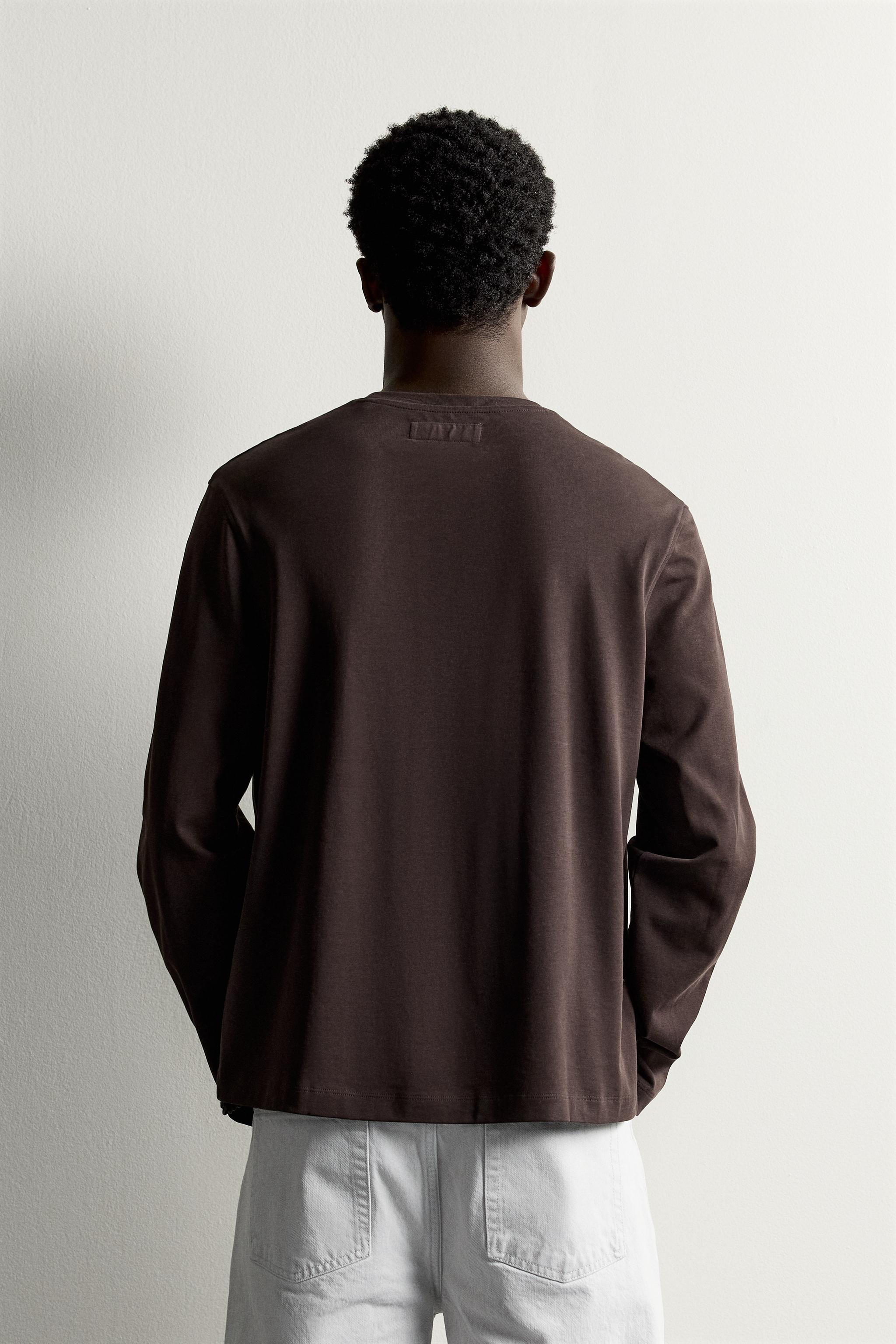 REGULAR FIT LONG-SLEEVE T-SHIRT
