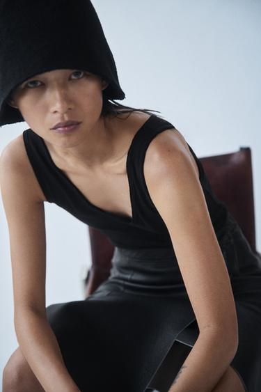 RIB V-NECK TOP - Black by Zara