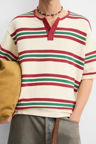 T-SHIRT EN MAILLE TEXTURÉE À RAYURES - Rouge de Zara - Image 5