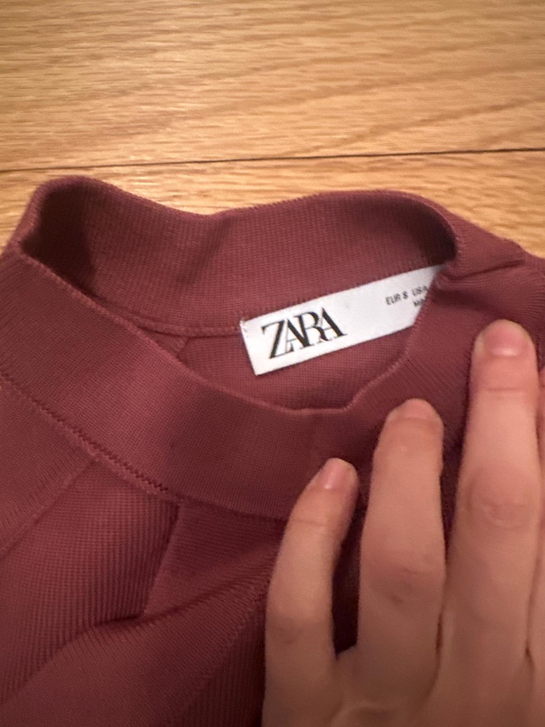 KNIT TOP WITH CUT-OUTS - Image 2