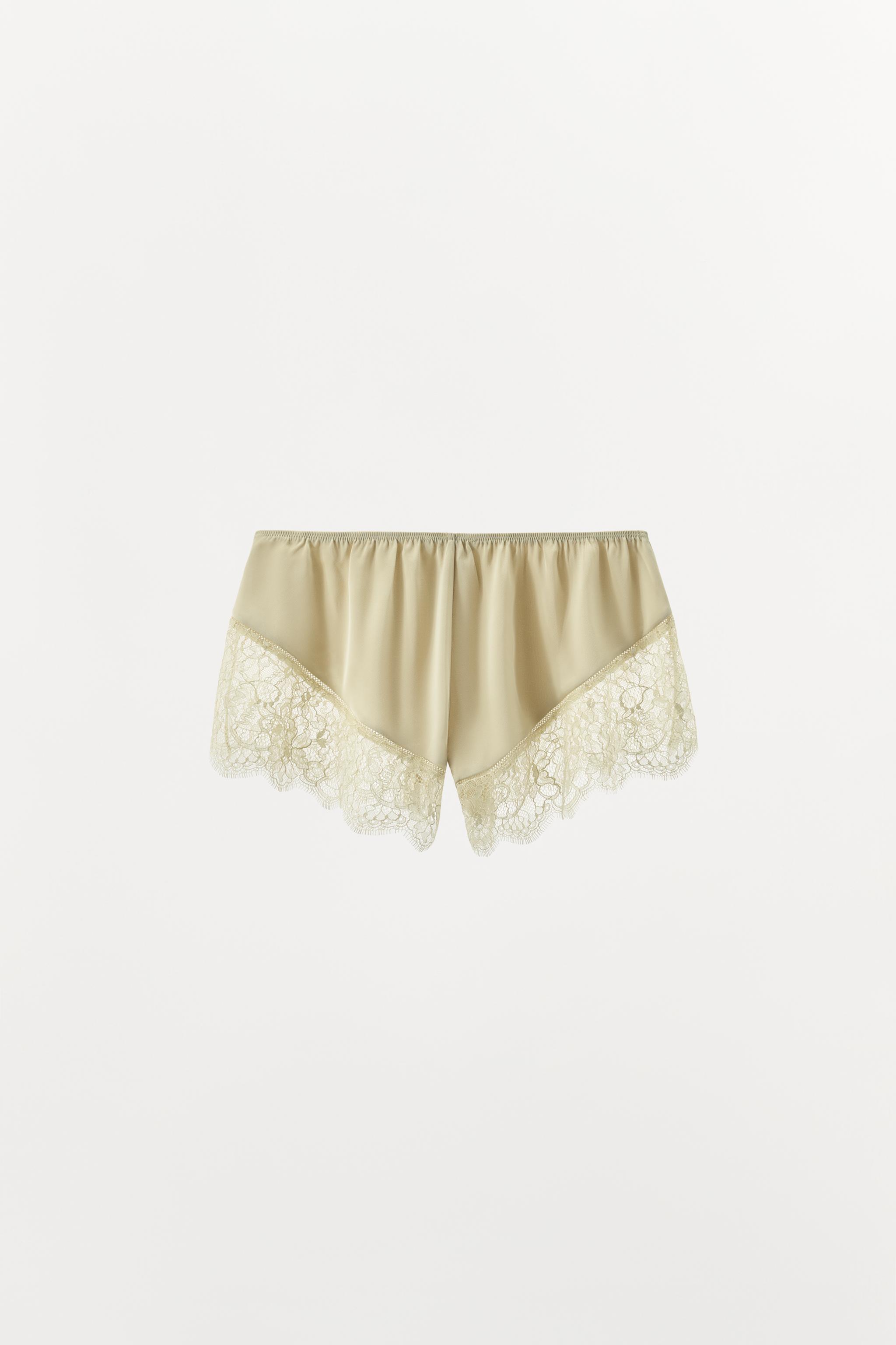 LIMITED EDITION SATIN EFFECT LACE SHORTS - Vanilla | ZARA