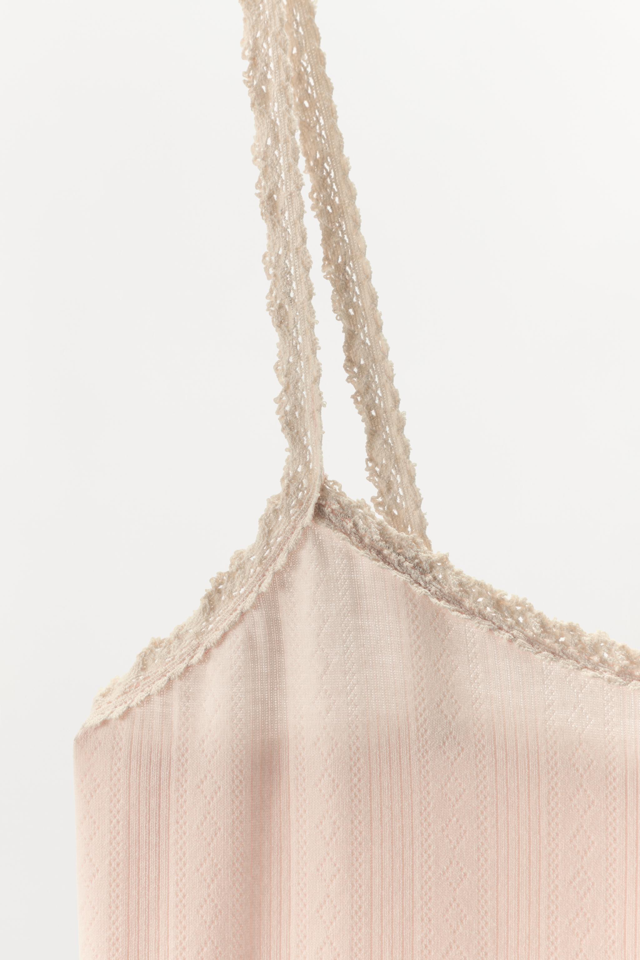 ROBE POINTELLE DENTELLE