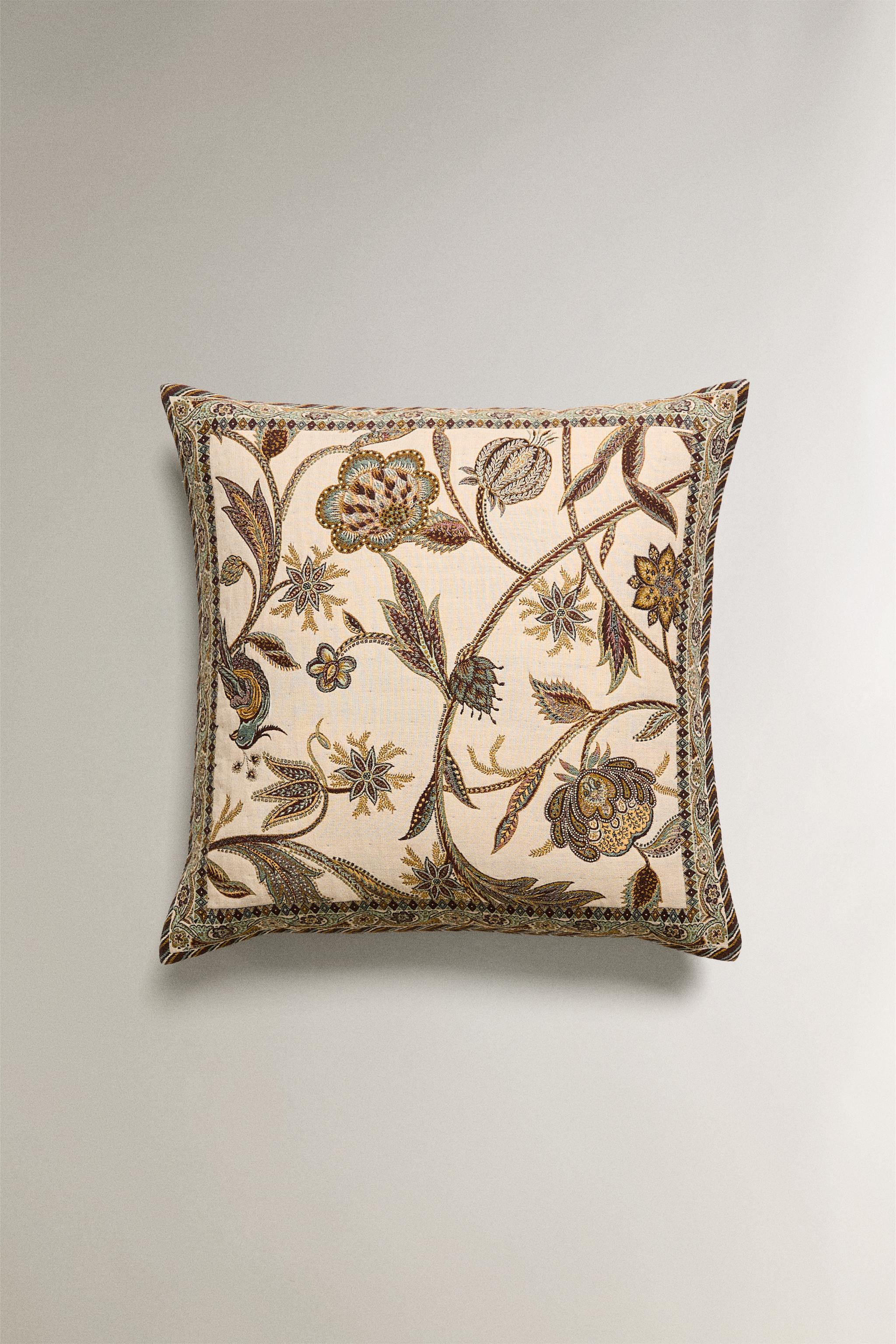 JACQUARD THROW PILLOW COVER