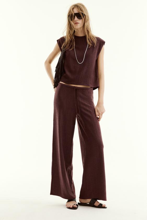 CONJUNTO CAMISETA Y PANTALÓN -  de Zara - Imagen 0