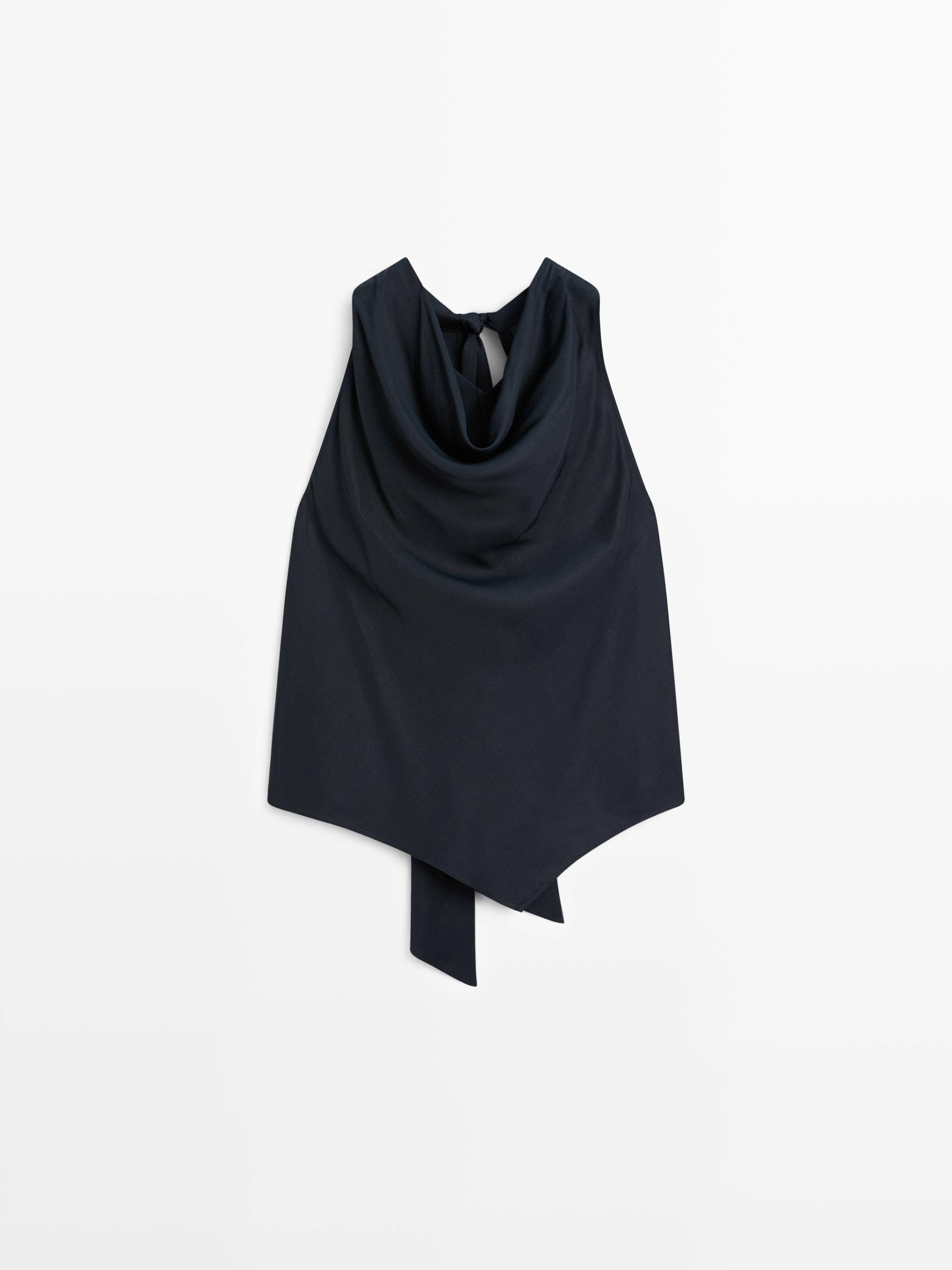 Total look cowl neck top