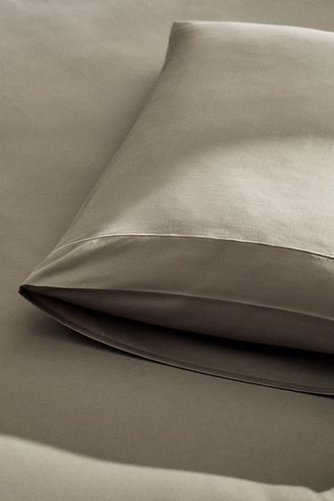TAIE D’OREILLER SATIN FESTON (300 FILS) - Gris perle de Zara - Image 6