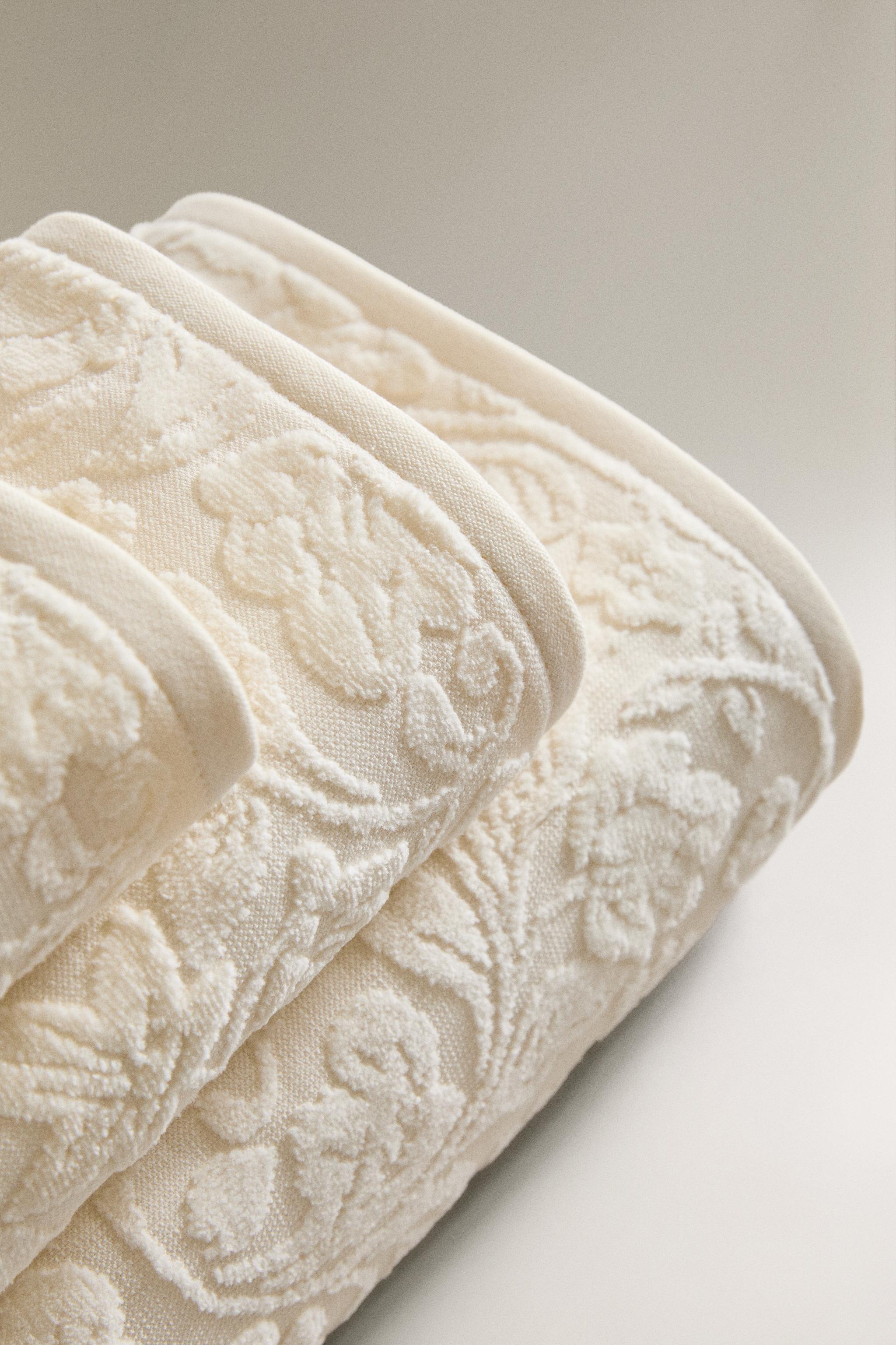 SERVIETTE DE BAIN JACQUARD FLEURS