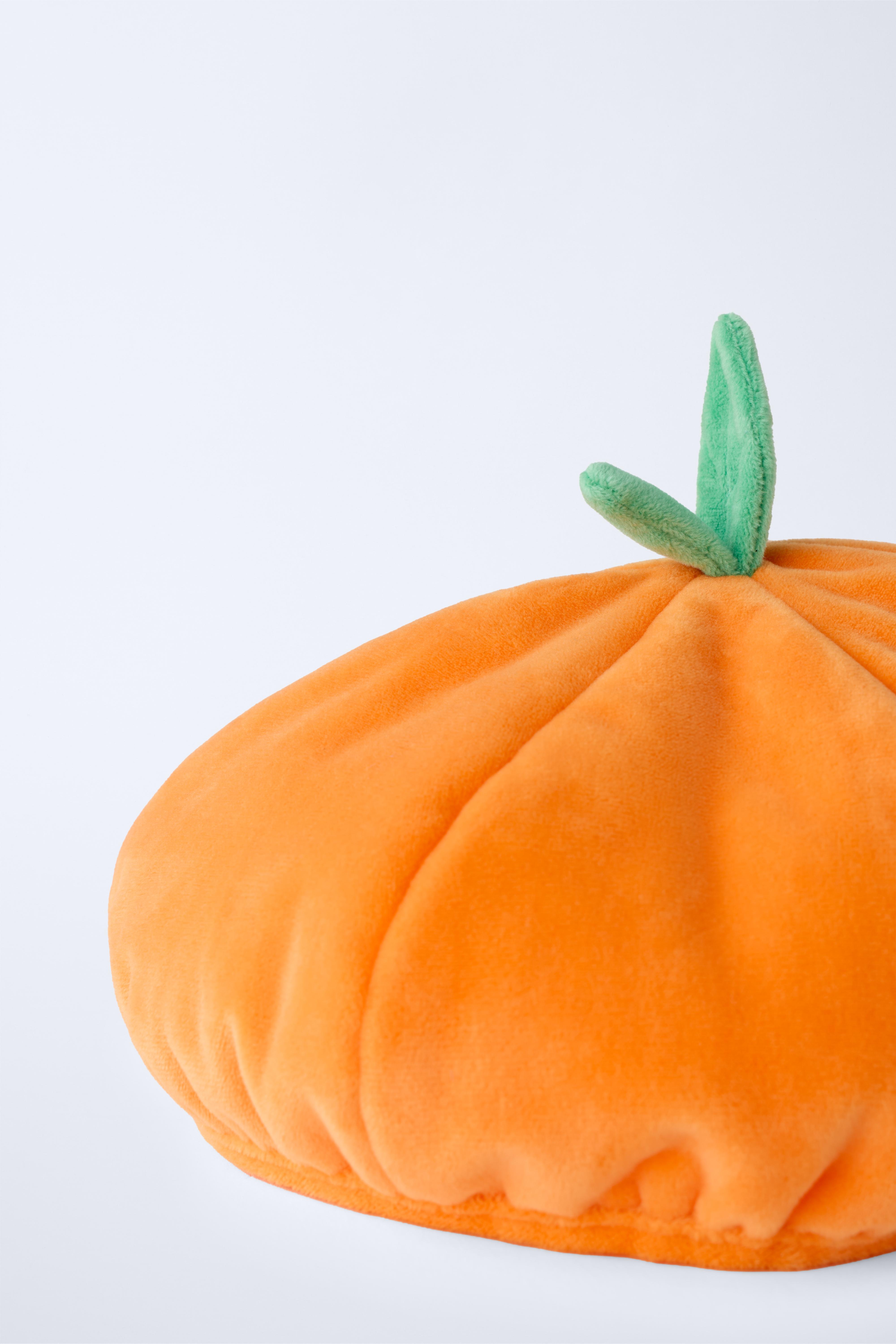 PUMPKIN COSTUME BEANIE