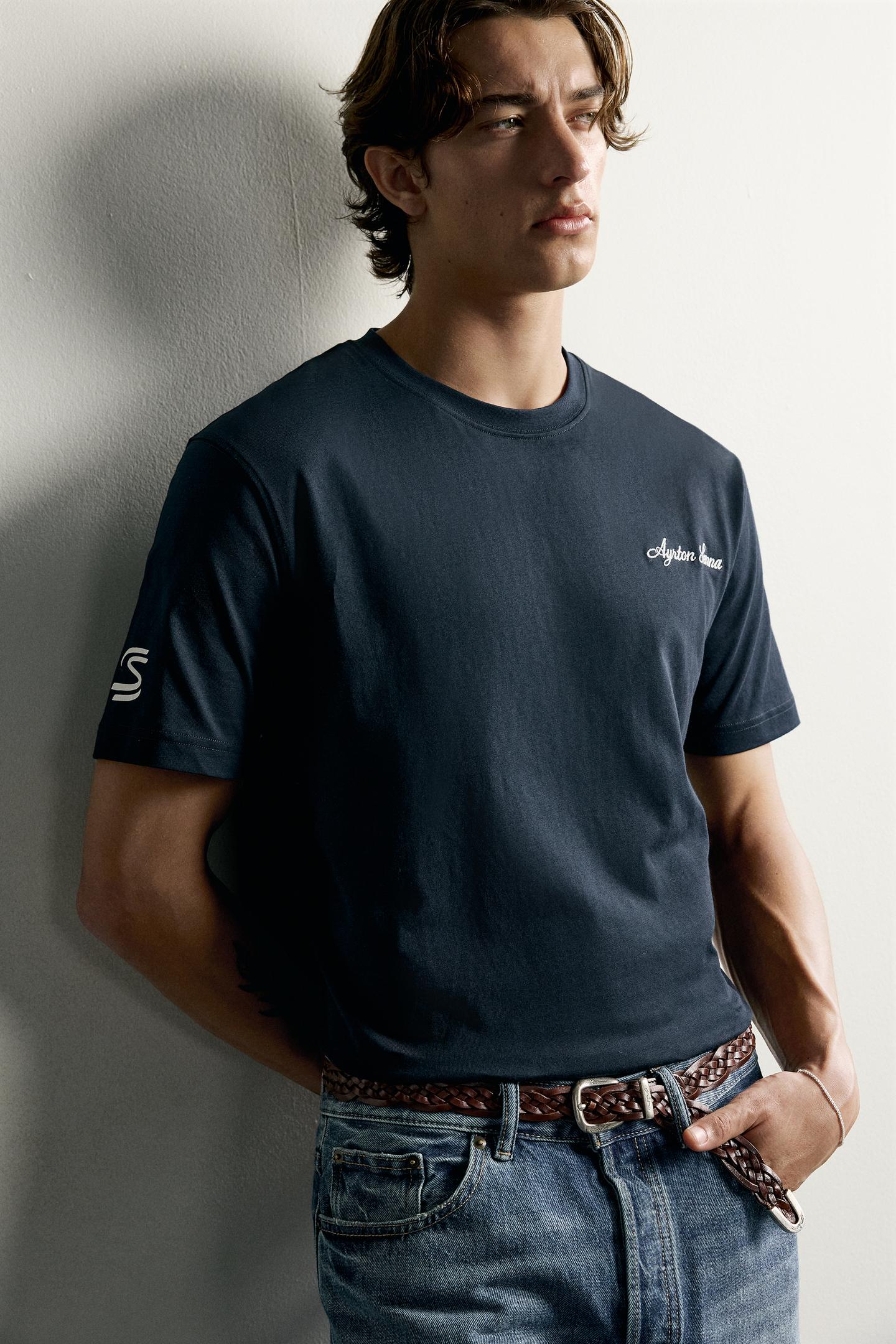 Мужская футболка Zara Ayrton Senna © Senna Brands Photographic Print, цвет: Тёмно-синий — фото 6