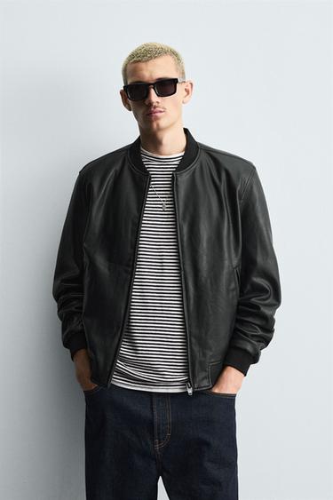 CAZADORA BOMBER EFECTO PIEL - Negro de Zara