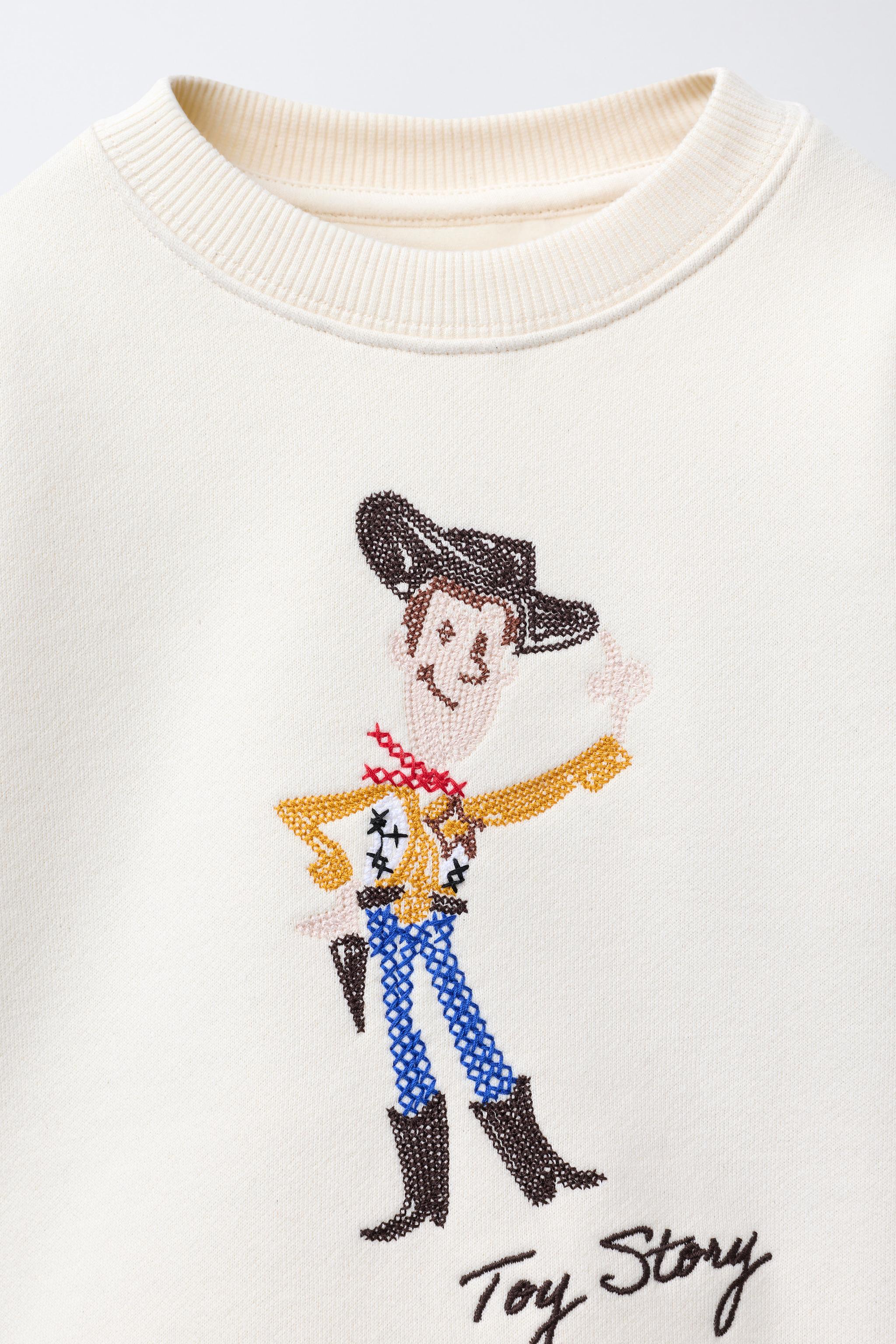 ウッディ トイストーリー © ディズニー ピクサー 刺繍スウェットシャツ 