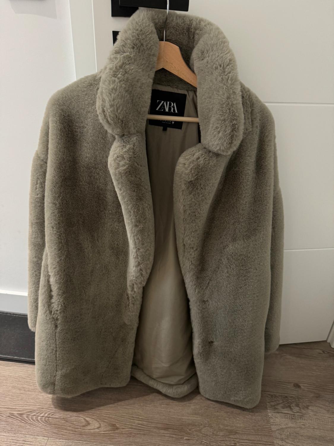 FAUX FUR COAT
