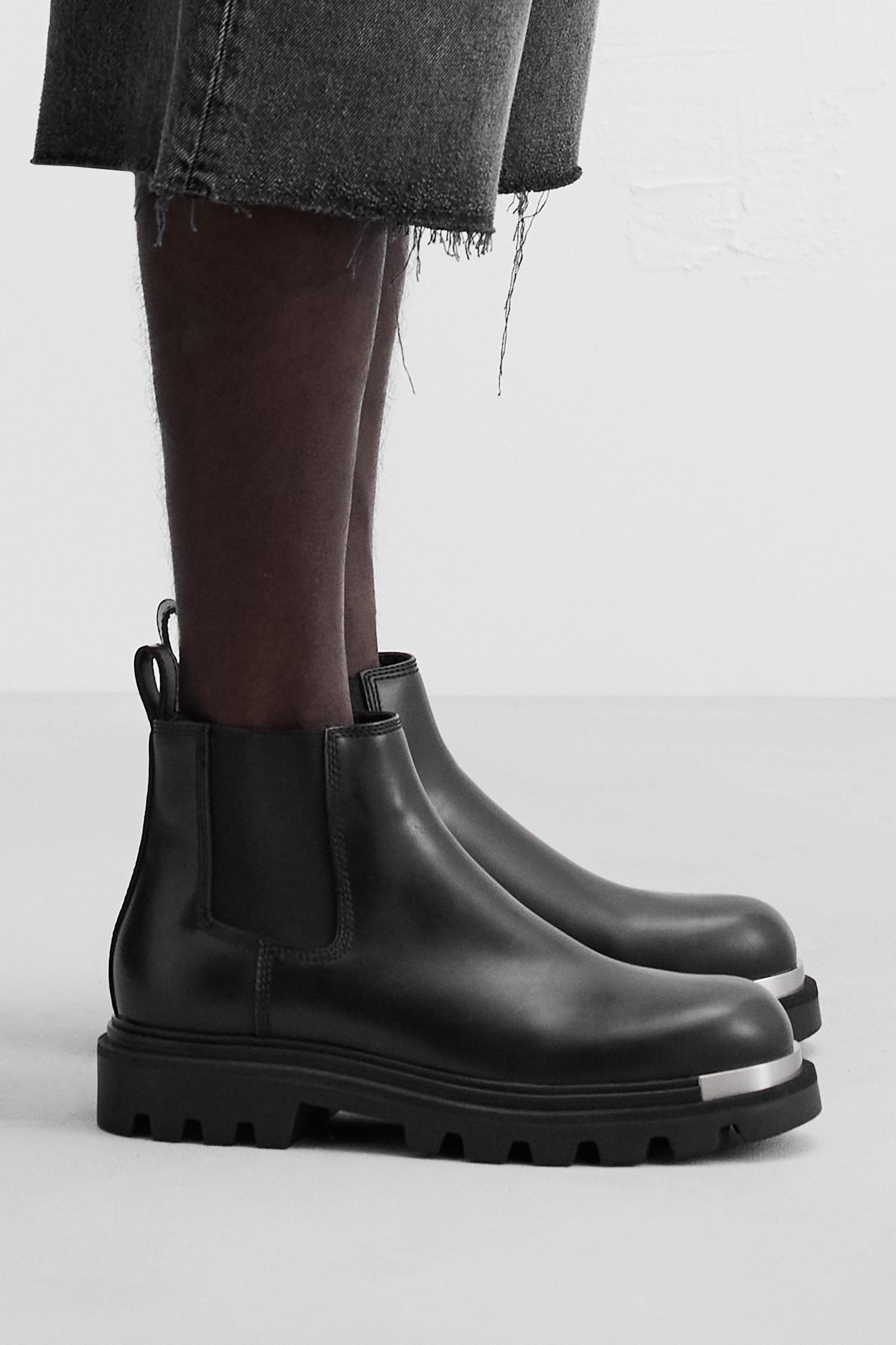 CHUNKY CHELSEA BOOTS