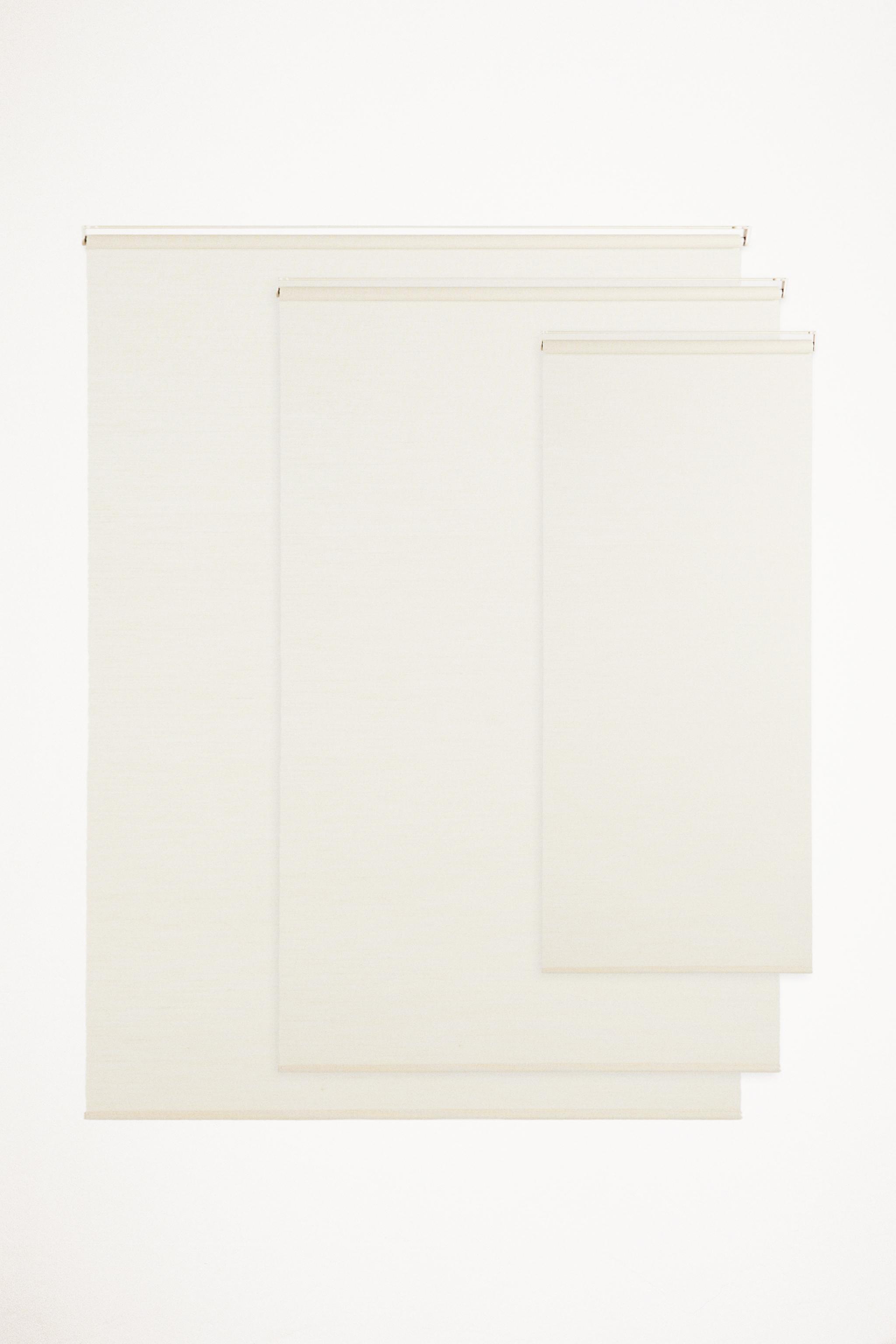 CURTAIN | MEDIUM OPACITY JUTE RETRACTABLE BLIND