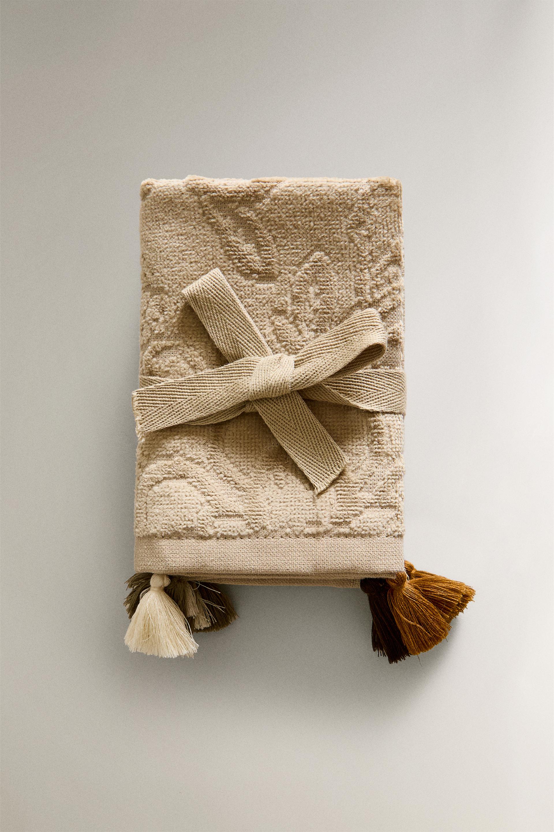 Zara PACK OF JACQUARD HAND TOWELS WITH TASSELS (PACK OF 3) INTERNATIONAL SHIPPING