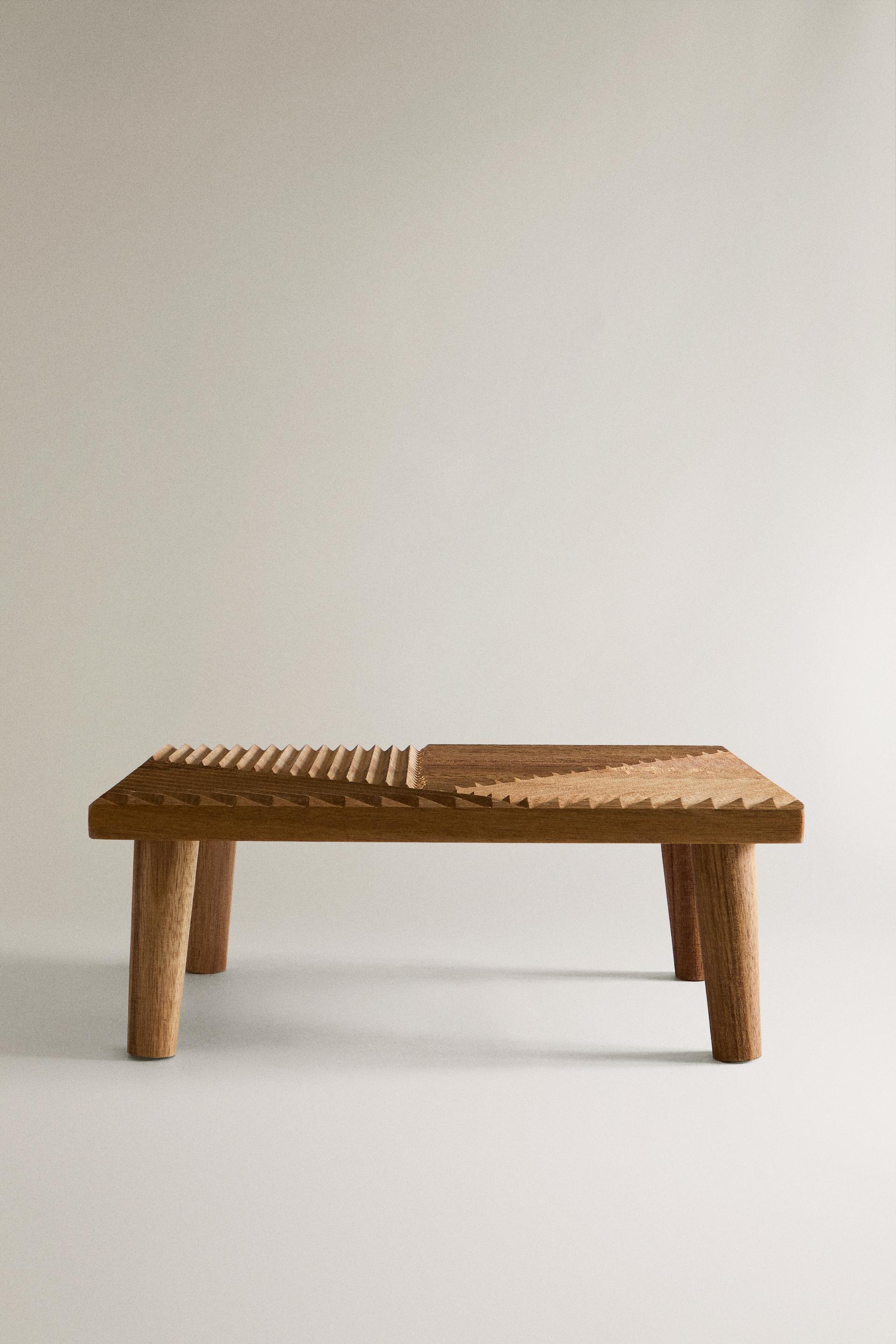 Zara STRIPED ACACIA WOOD TRAY WITH LEGS INTERNATIONAL SHIPPING