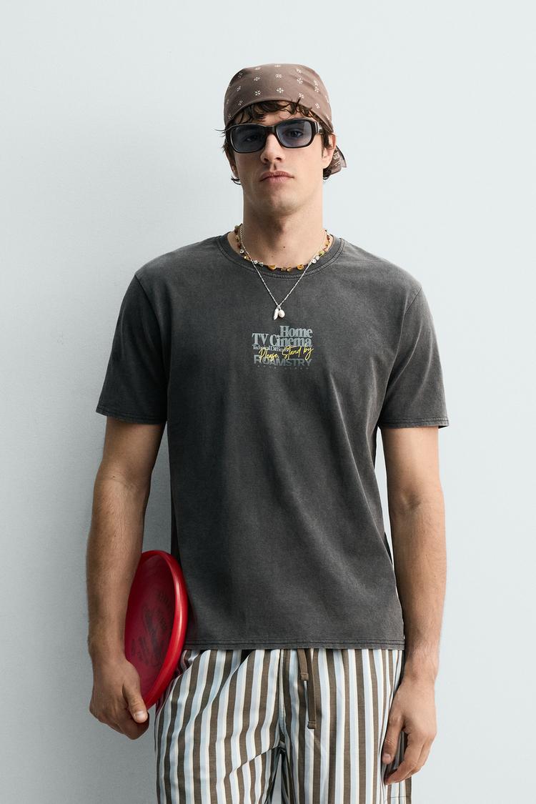 Camiseta Lavada Textos Contraste
