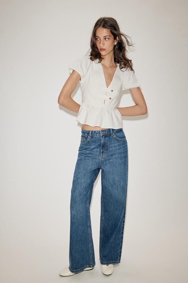 Top Peplum Con Botones Dorados