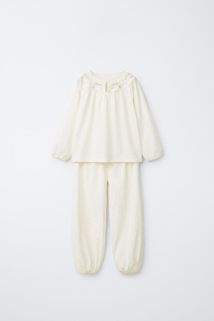 2-6 Años/ Pijama Flores Bordadas