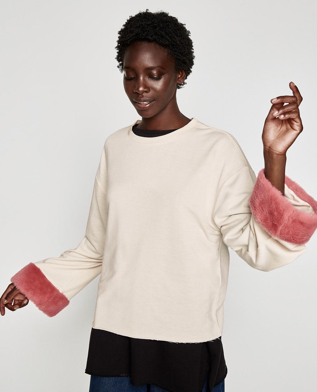 Imagen 2 de SUDADERA APLIQUE MANGAS de Zara