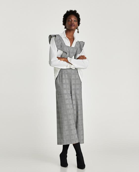 Immagine 1 di TUTA BRETELLE VOLANT di Zara