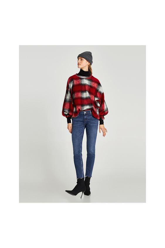 Imagen 1 de JEANS SKINNY BAJO DESFLECADO de Zara