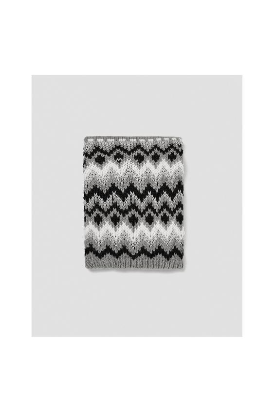 Image 1 of SHIMMERY THREAD KNIT SCARF from Zara
