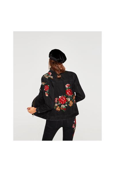 Image 6 de VESTE EN JEAN BRODÉE de Zara