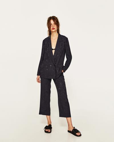 Image 2 of FLOWING JACQUARD JACKET from Zara