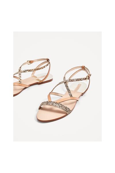 Imagen 5 de SANDALIA PLANA TIRAS BRILLOS de Zara