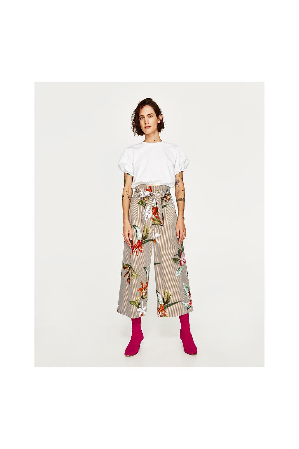 Imagem 1 de CULOTTE DE POPELINA ÀS RISCAS E FLORES da Zara