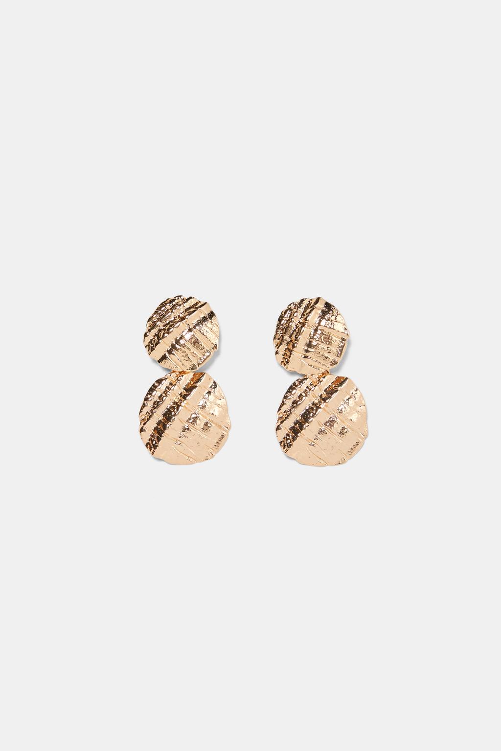 Imagen 1 de PENDIENTES DORADOS LABRADOS de Zara