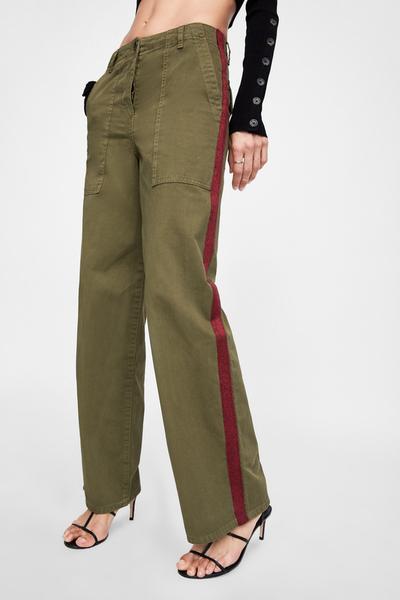 Immagine 2 di PANTALONI CON STRISCIA LATERALE di Zara