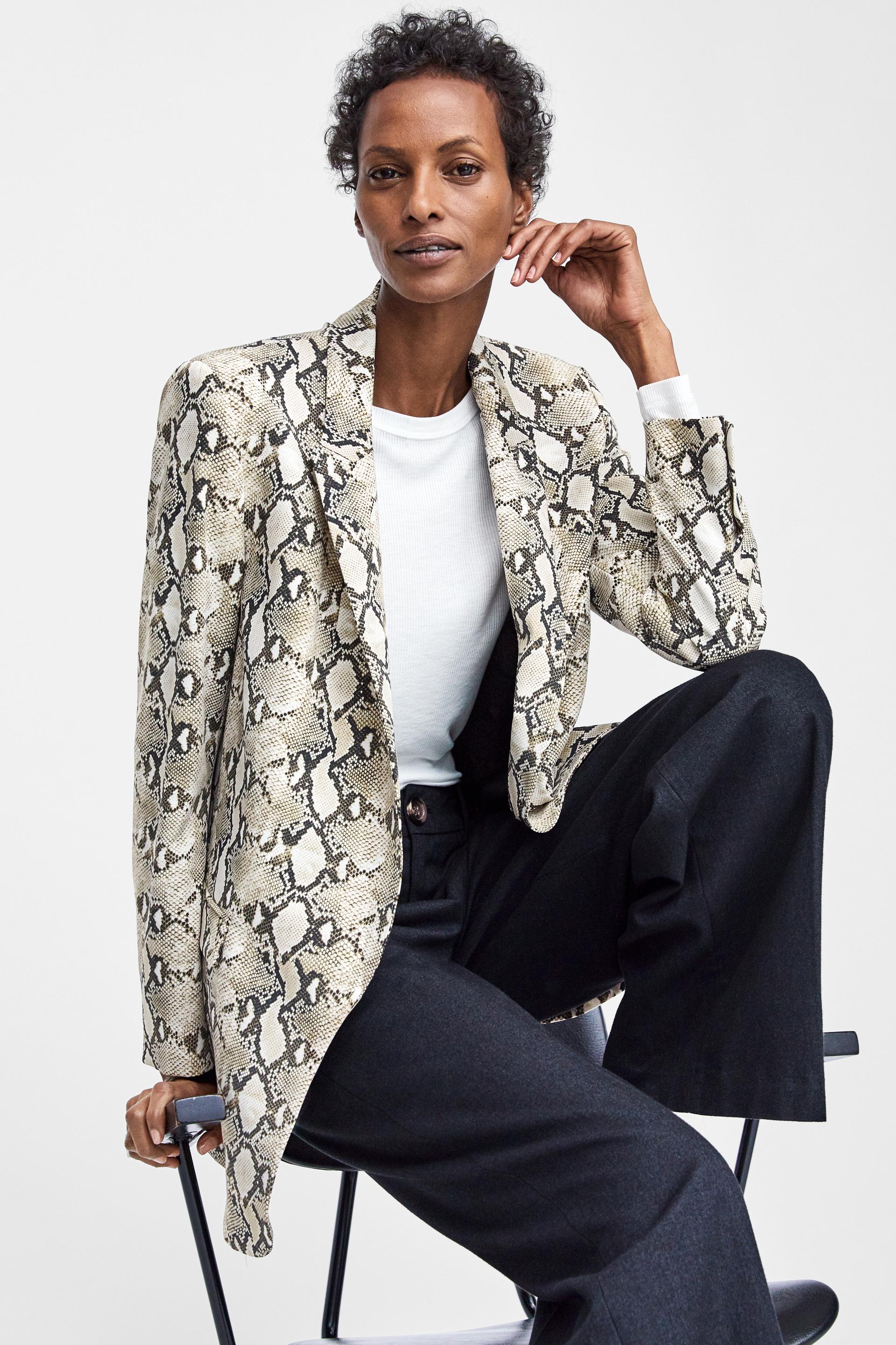 Image 2 of SNAKESKIN PRINT BLAZER from Zara