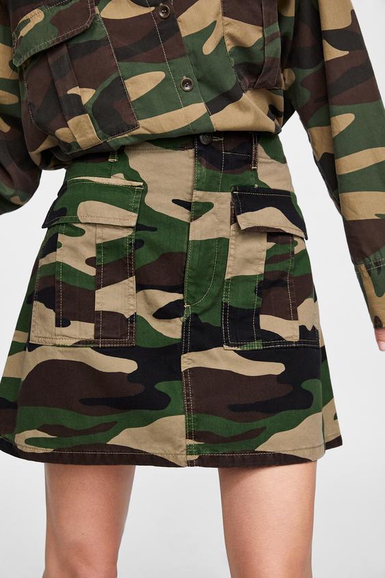 Image 2 of ZW PREMIUM CARGO MINI SKIRT IN CAMOUFLAGE from Zara
