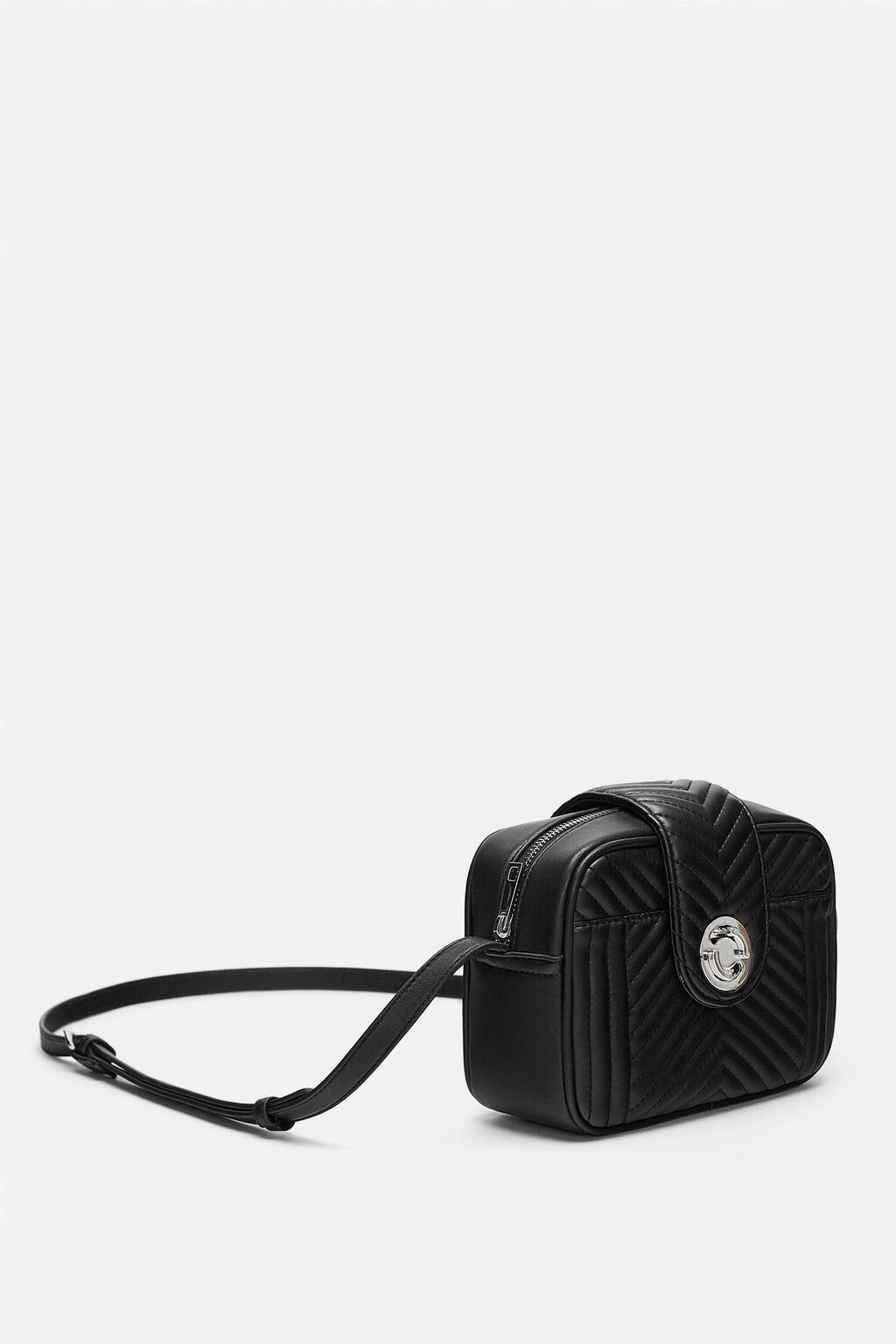 Image 1 of ZIPPED QUILTED MESSENGER BAG from Zara