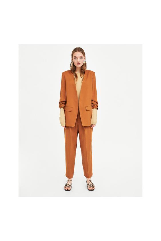 Zdjęcie 1 MARYNARKA Z MARSZCZENIEM NA RĘKAWACH z Zara